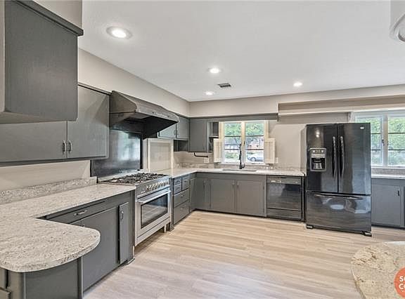 5th image of 1905 11th St