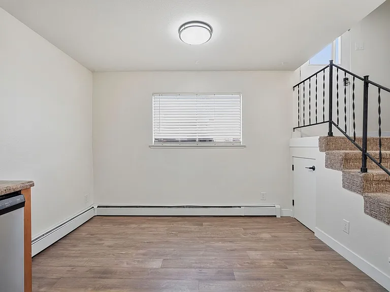 1074 Cedar Way — Photo 11