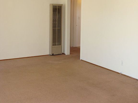 3rd image of 625 Oaklawn Ave