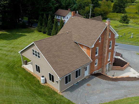 3rd image of 745 Meadowview Dr
