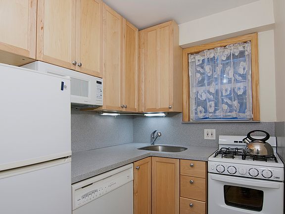 2nd image of 330 E 49th St APT 5D