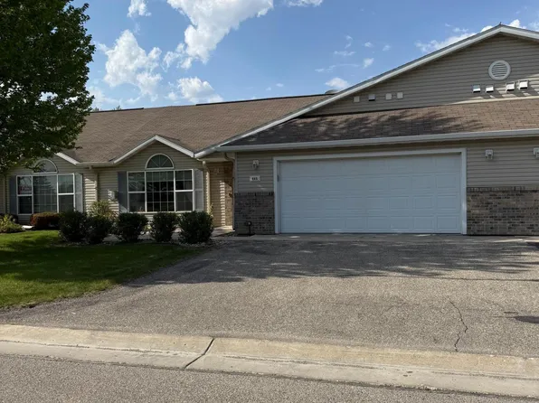 446 30th St N, Moorhead, MN 56560