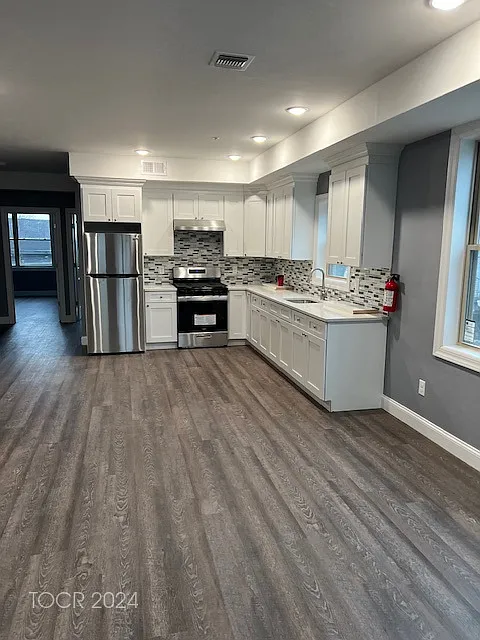 2 bed, $2,500 — Photo 3
