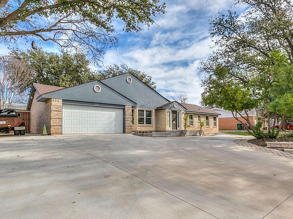 3rd image of 2760 Dena Dr