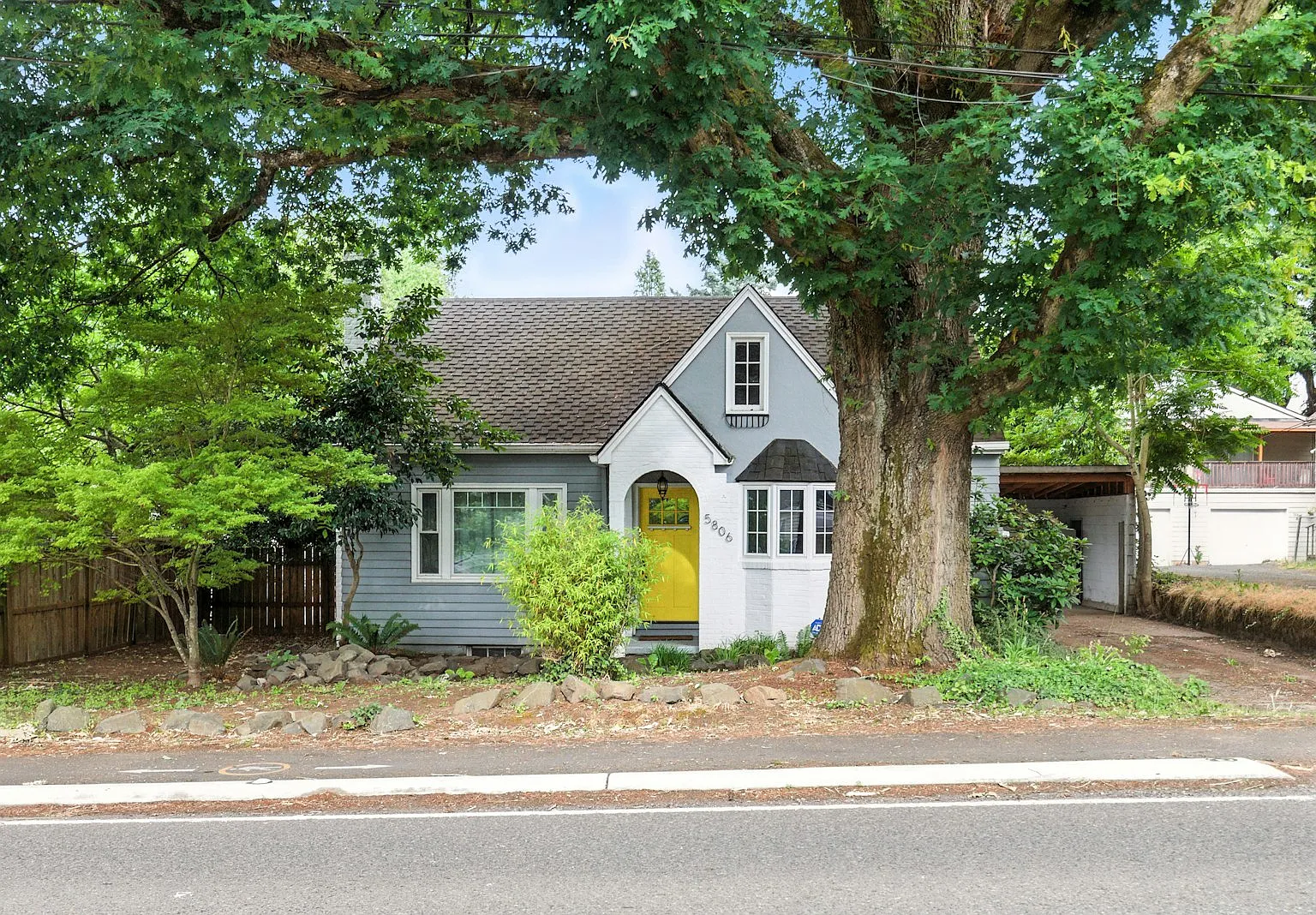 5806 Northeast 60th Avenue — Photo 1