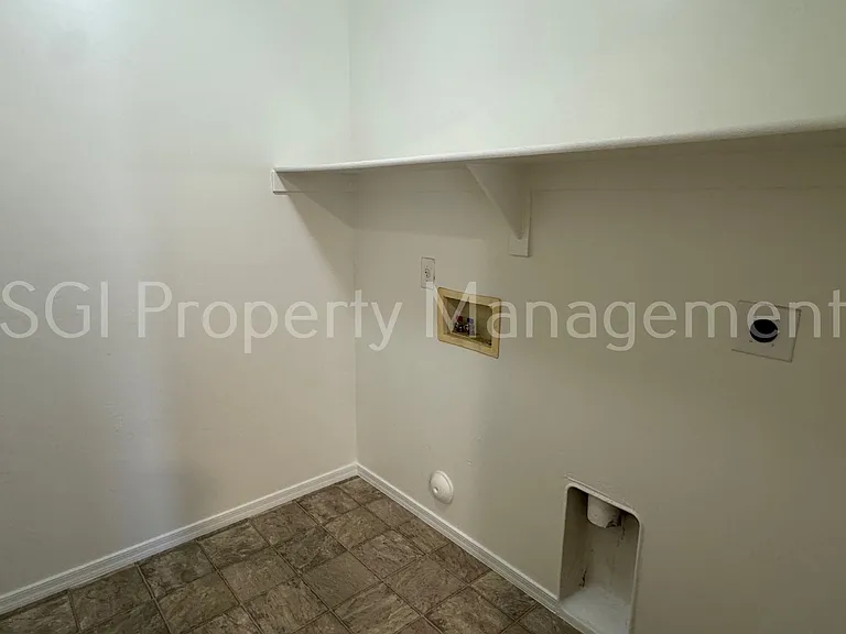 4113 W Irwin Ave — Photo 14