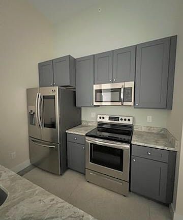 5th image of 2315 Park Ave #1B