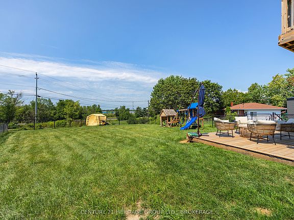 4th image of 141 Superior Dr