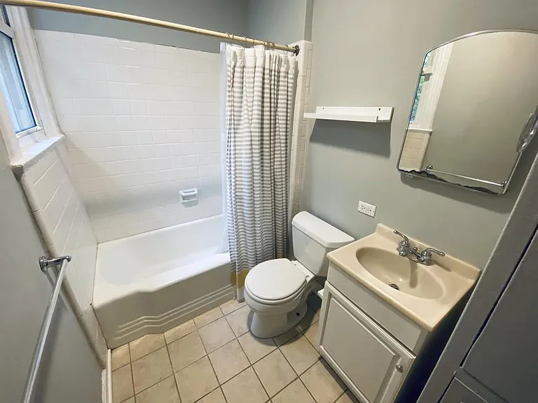 2461 P St NW — Photo 9
