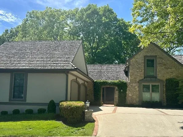 7904 Bristol Ct, Prairie Village, KS 66208
