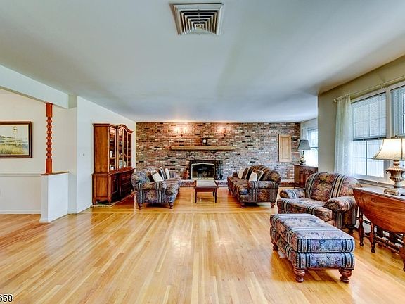 5th image of 35 Payson Rd