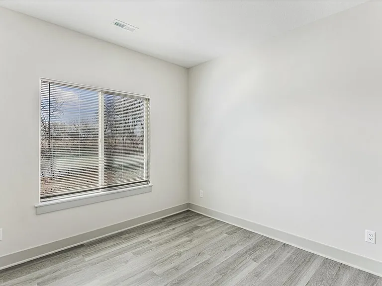 2945 S Bunker Hill Dr #100 — Photo 13