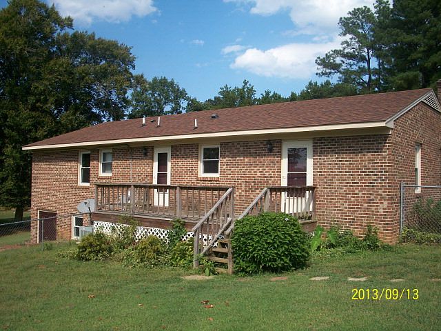 2nd image of 202 Riverside Trl