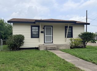 8206 Vetters Dr, Corpus Christi, TX 78412