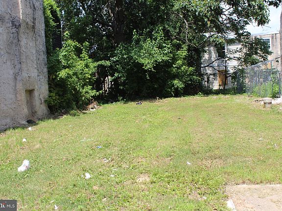 2nd image of 1011 W Cumberland St