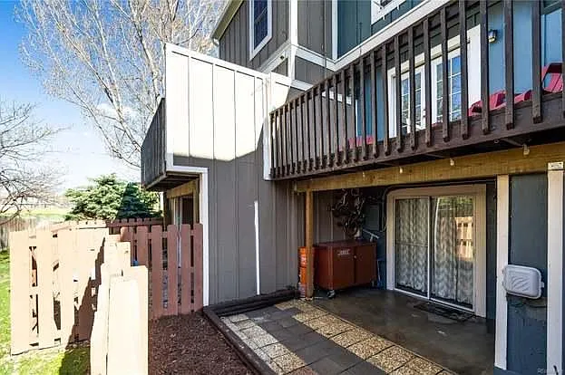Patio with access to quiet green space and open space