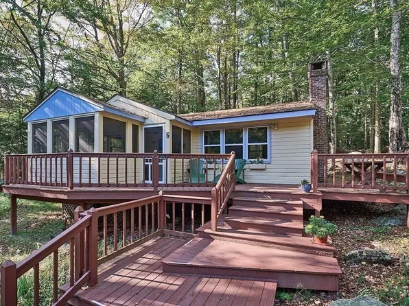 2 Maple Rd, Williamsburg, MA 01096