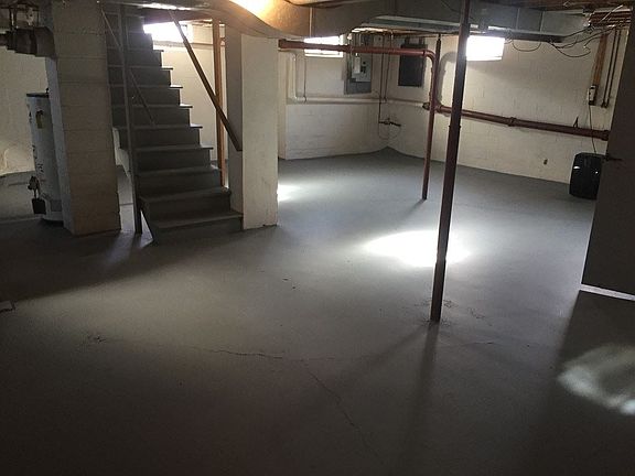 3rd image of 800 Grove St