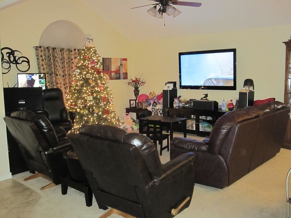 1st image of 3731 Oakdale Dr
