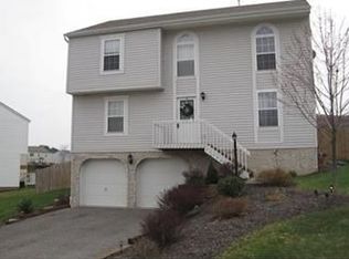 1419 Sandstone Dr, Tarentum, PA