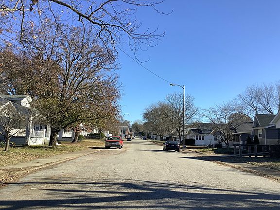 4th image of 3108 Edgewood Dr