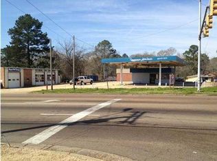 705 Raymond Rd, Jackson, MS 39204