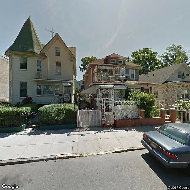 3325 O St NW photo 1