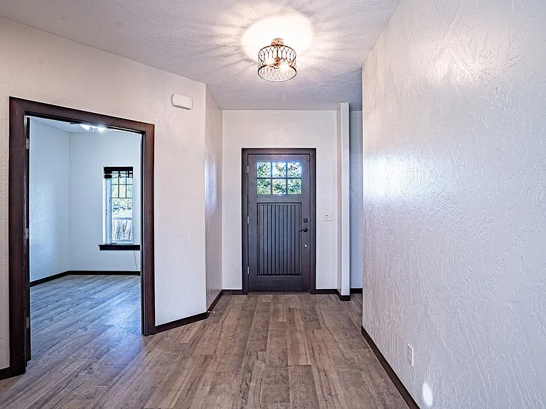 6649 N Madellaine Dr — Photo 2
