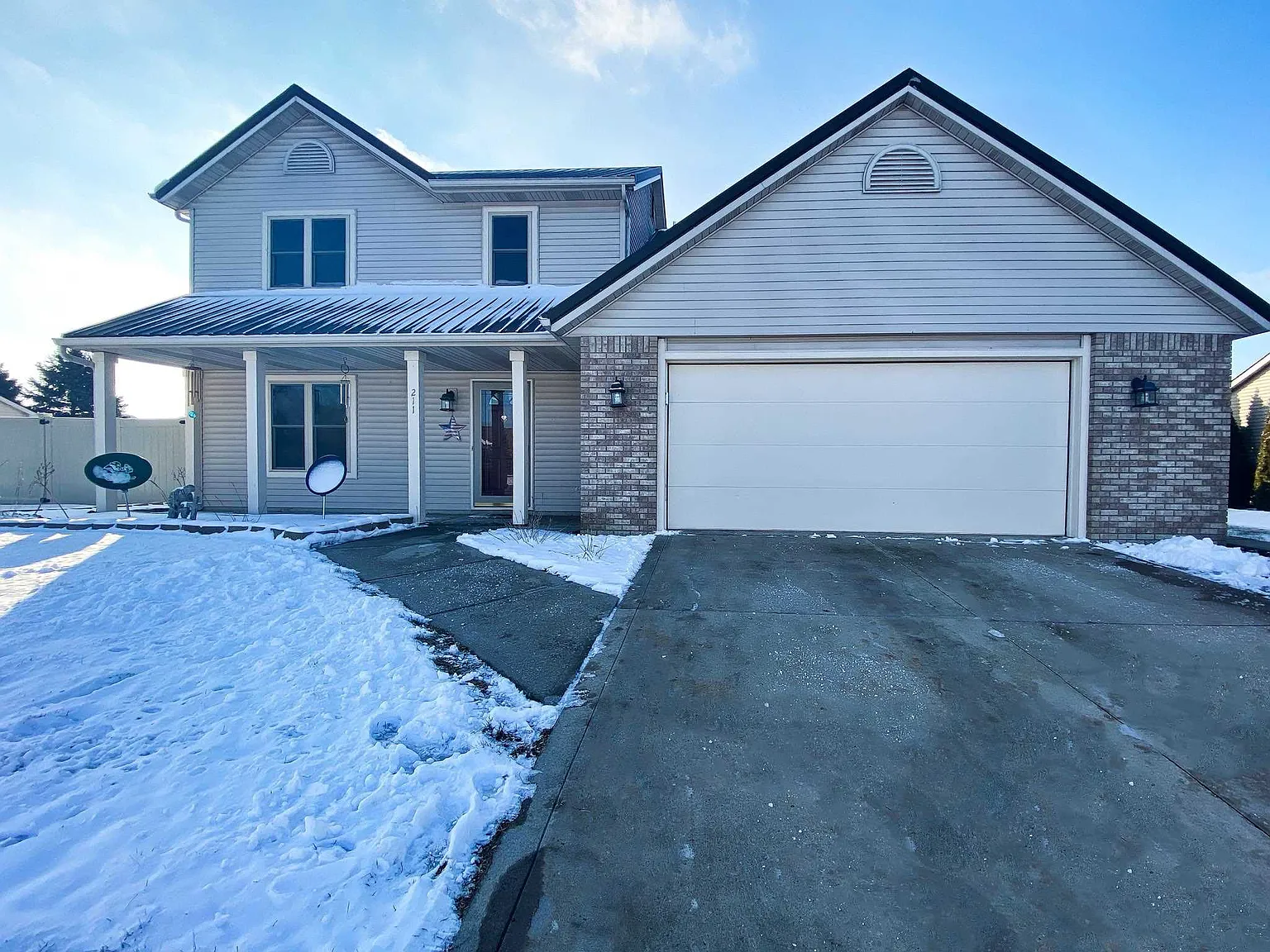 211 Peggy Ln photo 1