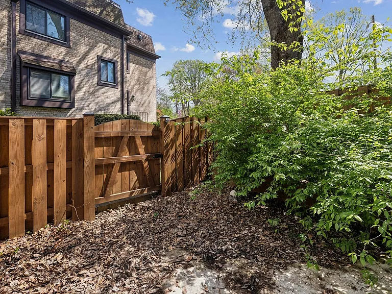 2832 Jermantown Rd — Photo 32