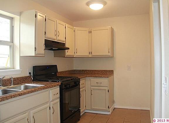 4th image of 14436 S Dogwood St E