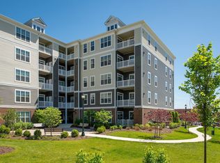 22800 Sweet Shrub Dr APT 516, Clarksburg, MD 20871