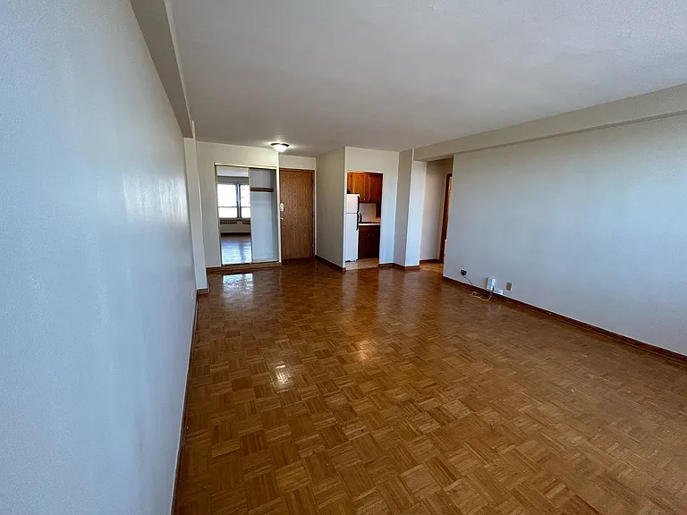 4180 Marine Terrace Apartments — Photo 97