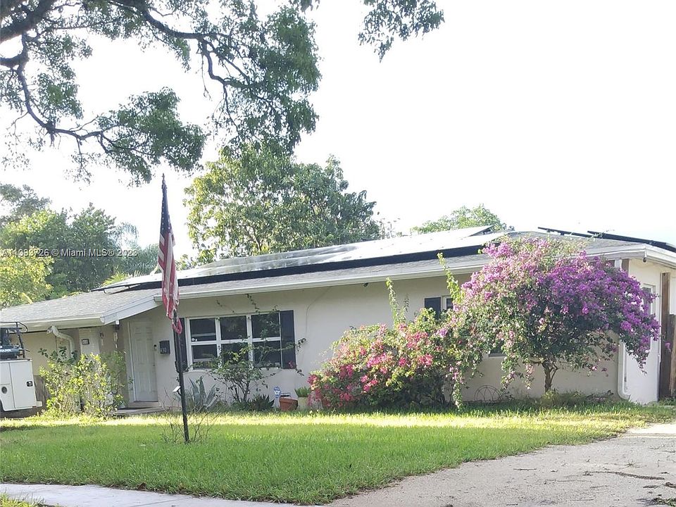 1st image of 430 E Evanston Cir