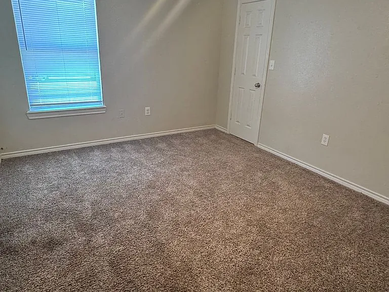 1208 N Bangor Ave — Photo 5