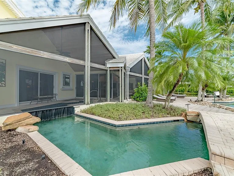 883 Galleon Dr — Photo 37