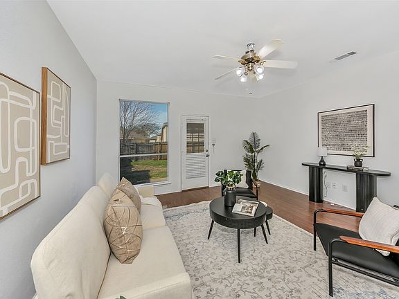 3rd image of 804 Rio Bravo Dr