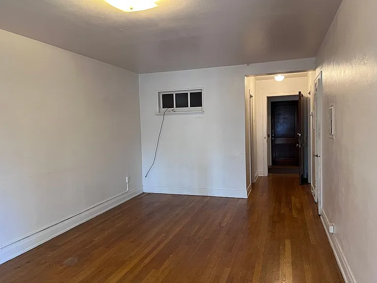 UW01 Levere-4105 Brooklyn Ave NE — Photo 14