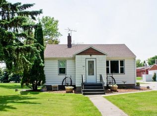 932 1st St N, Casselton, ND 58012