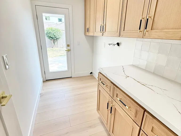 2902 E Winfield Ave — Photo 8