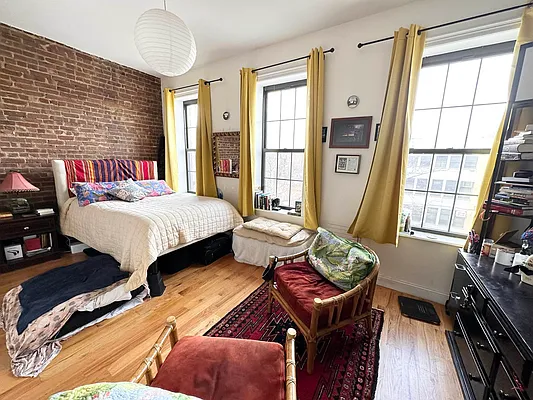 Rented by Massada Home Sales Inc | media 10