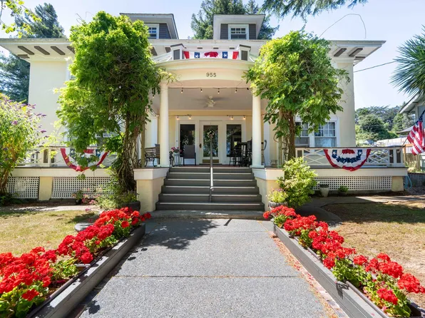 955 S 5th St, Coos Bay, OR 97420