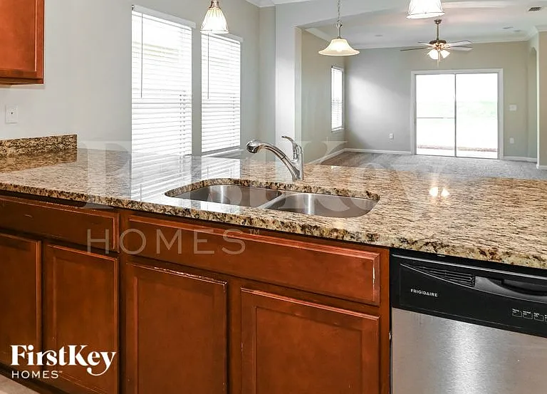 8906 Devon Pines Dr — Photo 7