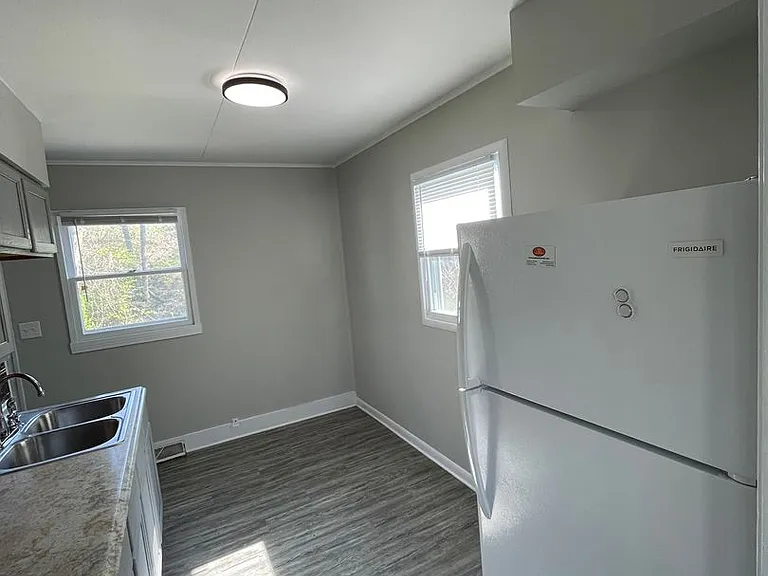 2160 Ulen Ln — Photo 4