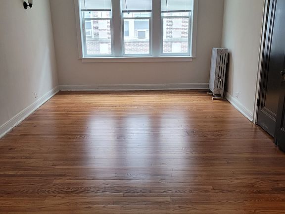 4th image of 4930 W Cuyler Ave #1S