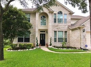 12027 Canyon Mills Dr, Houston, TX 77095