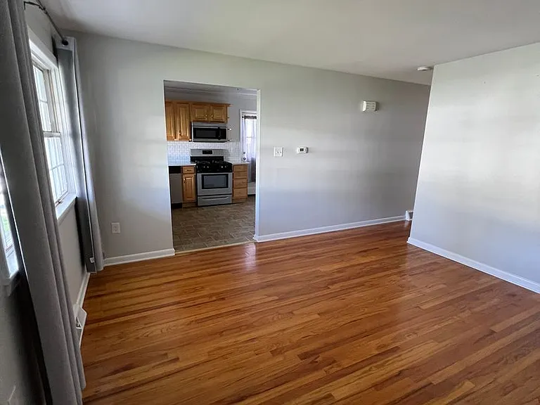 427 W Marion St — Photo 4