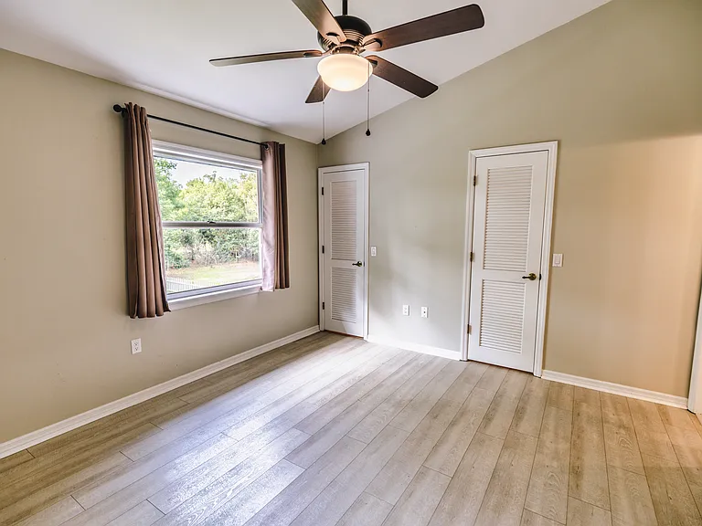 2119 Shady Oaks Dr — Photo 39