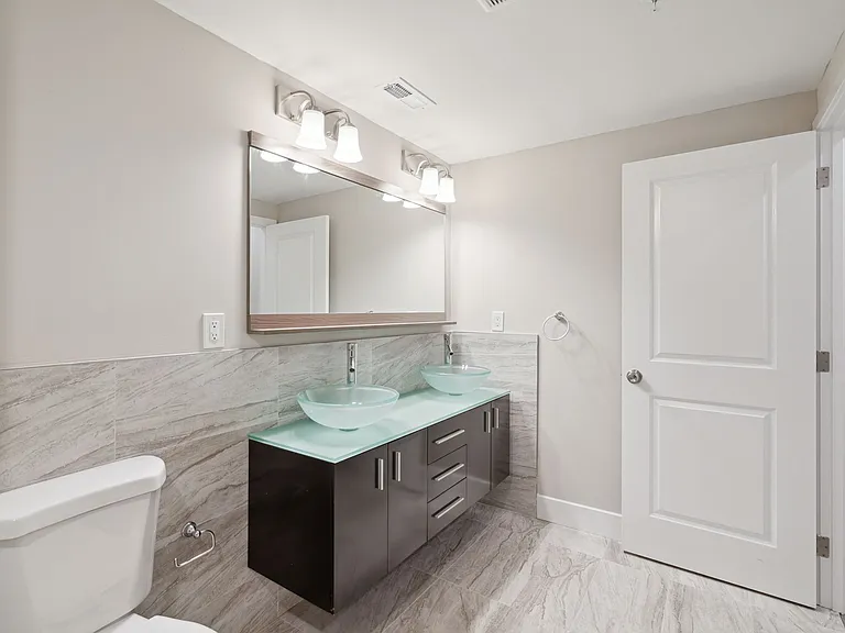 2612 Annin St #2 — Photo 13