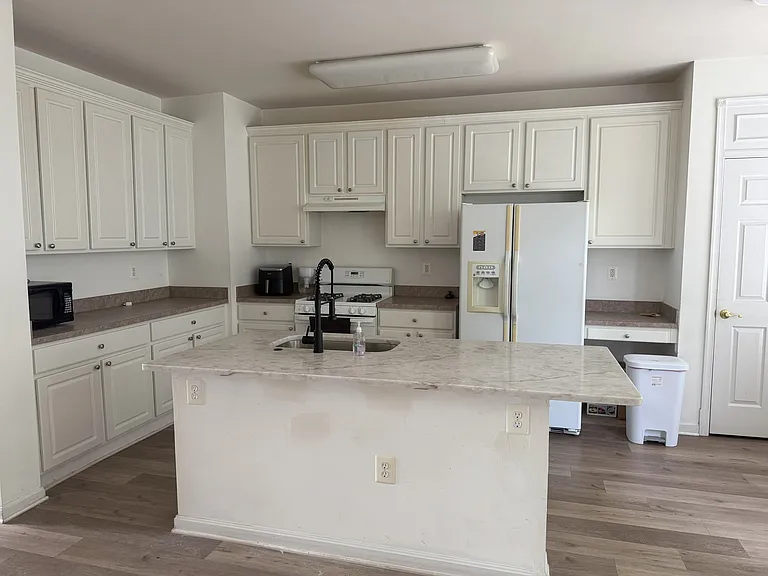 4122 Dallas Hutchison St — Photo 3